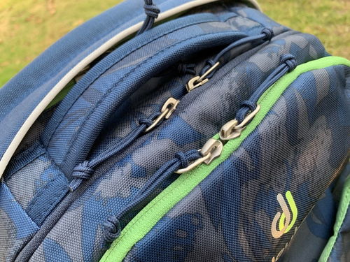 舒適度高,透氣性好,還能讓孩子昂首挺胸起來 deuter學生護脊書包